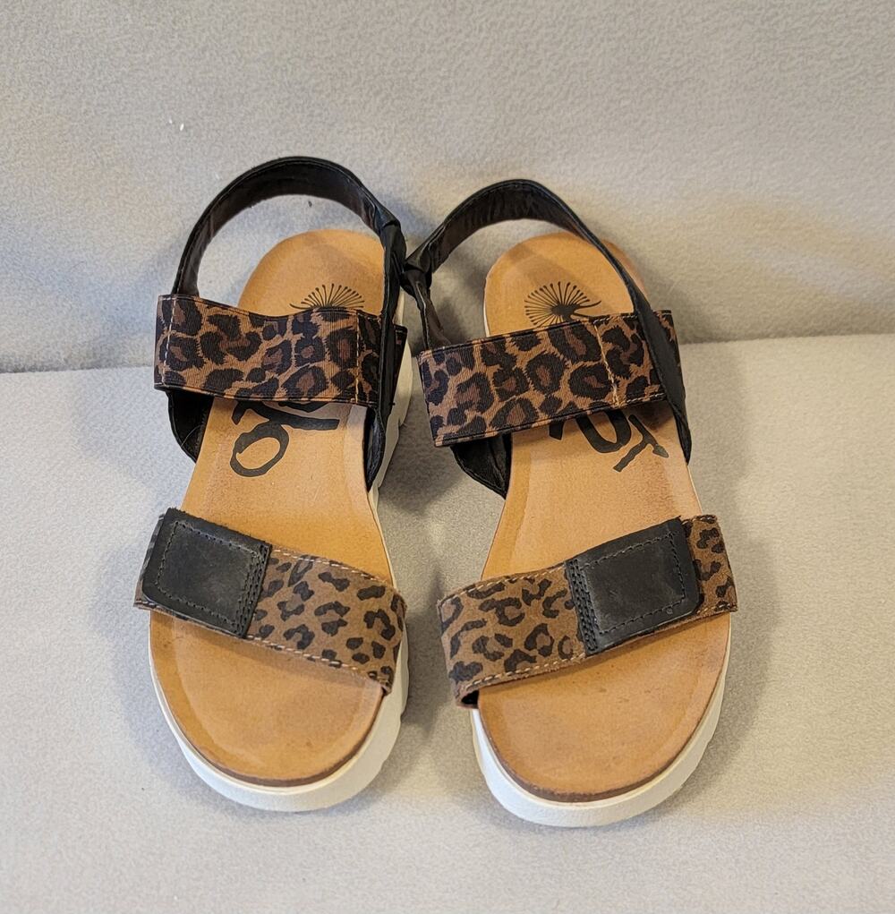 OTBT Nova Leopard Animal Print Platform Sandals Women Size 9 Travel Lite Wedge